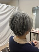 グレイヘアショートカット