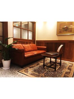 【阪急梅田スグ★阪急17番街6F】周りの目を気にすることのない落ち着いた空間で身だしなみも整えてくれる◆