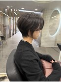 前髪長めの綺麗なショート