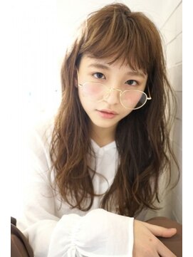 アイビー(Ivy) 透明感たっぷりのベージュカラー