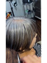 アトリエアルシュ(atelier ARCHE)&nbsp;白髪ぼかしハイライト