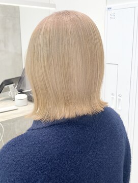 ダブルトーキョー シブヤ(W-TOKYO SHIBUYA) 【ボブウルフ】ウルフカット　ハイトーン　ホワイトベージュ