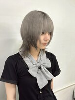 ヘアー アレス(hair ales)&nbsp;ショートウルフ　シルバー　ブリーチ　ハイトーン　ウルフ