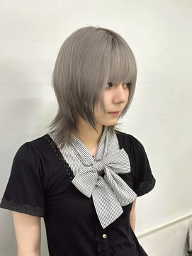 ヘアー アレス(hair ales) ショートウルフ　シルバー　ブリーチ　ハイトーン　ウルフ