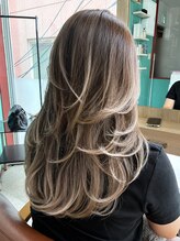 モルト 麻生(molt) バタフライハイレイヤーカット バレイヤージュ 海外ヘア