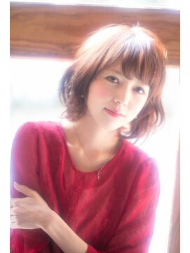 ロエナ(ROENA) ナチュラルひし形シルエットデザインカラー切りっぱなしボブ