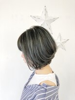 ヘアアンドメイク ムーア(Muuua)&nbsp;前下がりボブとハイライトとグレージュ