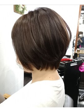 リリス(l'iris) 【l’iris】ハンサムショート×グレージュ