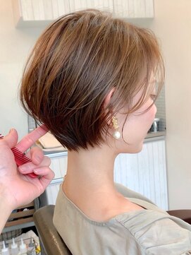 ビュー フクオカ(VIEW FUKUOKA) 大人かわいい美髪ホワイトグレージュ ネビージュショートボブ