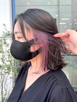 マザー(MOTHER)&nbsp;ブリーチインナーカラーピンクカラー前髪カットトリートメント