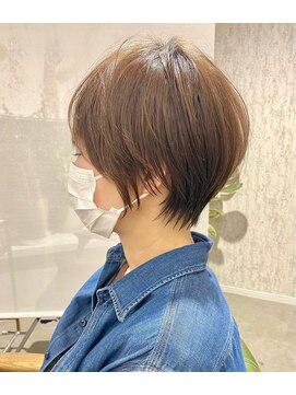 ヨル(Jor) トップふんわりショートヘア♪