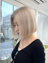 ニトバイアンキシム(nit by ahnkism)&nbsp;ボブミルクティーベージュブリーチダブルカラー堀江