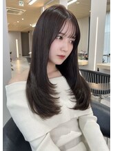 独自の技術と薬剤選定で真っ直ぐになり過ぎないナチュラルな【縮毛矯正】手触り抜群な艶髪　韓国/髪質改善