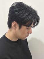 ヒュイル バイ ニアウ(Hwyl by Niau) MEN’S HAIR/サーフカール/刈り上げセンターパート/伊勢崎
