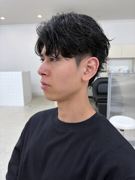 スヴニール(souvenir) フェザーパーマ ニュアンスパーマ 毛流れセンターパート