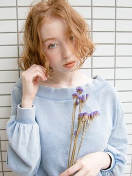 ルティア(Lutia) ゆるふわウェーブ センターパート 大人可愛い☆