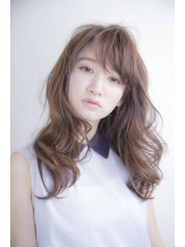 アミィヘアー(Ami Hair) フェミニンロング×コーラルベージュ