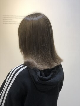 ウタリ(UTARRY) アッシュブラウン