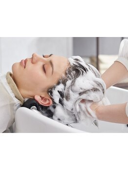 日々の疲れも忘れられる極上ヘッドスパ♪髪のお悩みを解決して、健康的な美髪へ導く◎髪にも心にも潤いを！