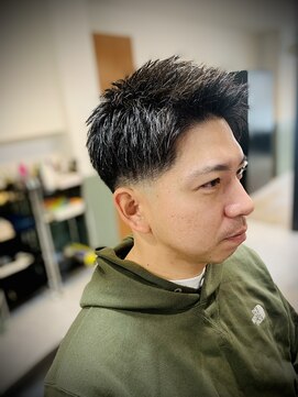 秋元理髪 スキンフェード　つんつんスタイル