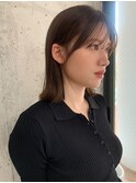 後れ毛サイドバング / フラット外はねボブ