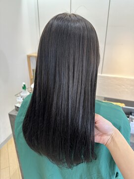 ユニ バイ マグ 長野店(Uni.by Mag) 暗髪透明感カラーダークグレージュ艶感ストレートレイヤー