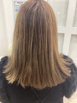 ビーズカラーイオン 酒田南店 明るめカラー♪フォギーベージュ12トーン/11