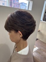 アドア(ADOR) ボブスタイル 明るい白髪染め
