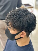 レヴィア(REVIA)&nbsp;メンズカットニュアンスパーマツーブロック刈り上げ