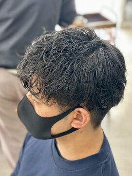 レヴィア(REVIA) メンズカットニュアンスパーマツーブロック刈り上げ