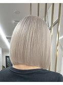 神戸三ノ宮ホワイトベージュボブブリーチハイトーンリタッチ