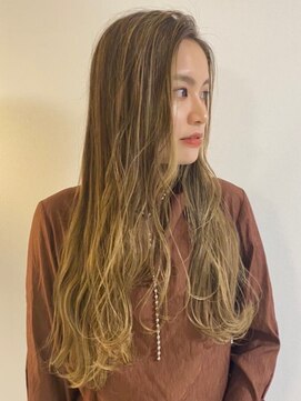 イーエー ヘアー(E.A hair) 外国人風ハイライト