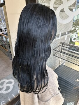 シロ(SiLO) ブルーブラックの透け感ウェーブロング