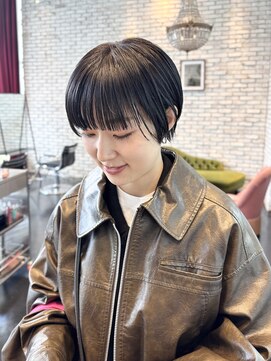 エン(YENN) コンパクトに収まる、やわらかショート