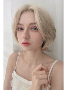 ホワイトブロンド透明感カラー