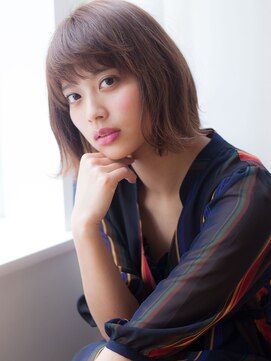 ヴィヴィ(VIVIE) 似合わせ大人ガーリーダークアッシュミディアムレイヤーカット