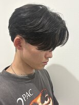 ヒュイル バイ ニアウ(Hwyl by Niau) MEN’S HAIR/サーフカール/刈り上げセンターパート/伊勢崎