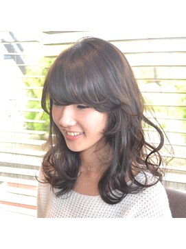 ベルーガ ふんわりモテ髮セミロング