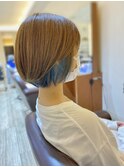 ショートボブ×インナーカラー