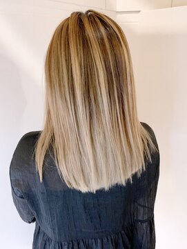 アイティー バイ アルバム 中野店(IT by ALBUM) バレイヤージュホワイトベージュ_アースカラー_ba361961