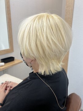 デイトゥデイトゥルーカラーズ(DAY TO DAY true colors) ショートウルフ×ハイブリーチ