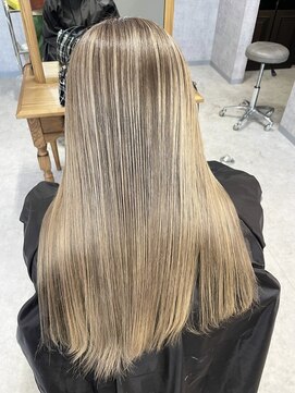 ミミ(mimi) バレイヤージュ