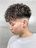 ロンド ローガン 名駅(Lond LOGAN)&nbsp;サッカーのハフェルツ選手風カットパーマメッシュで大イメチェン