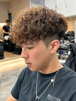 エルマーク 梅田(L-MARK) スペインカールスパイラルパーマツイストパーマフェード短髪