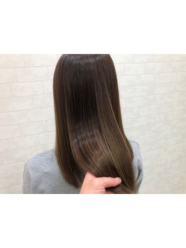 【枝毛・切れ毛を98%削減のフィクサートリートメント】多くの髪の毛のお悩みを改善してくれるTrです◎