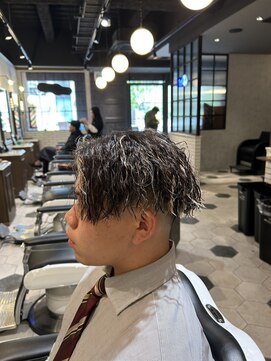 バーバーブロス 長堀店(BARBER BROS) 【BarBerBROS】ツイストスパイラルパーマ　ハイライト　メッシュ