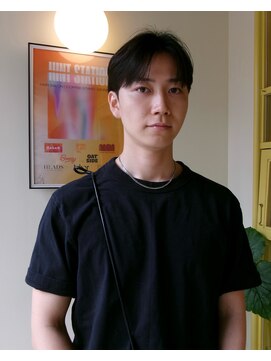 ヒントステーション フォーメンズ(HINTSTATION for Men's) 〈浅草 半個室〉 センターパート/ナチュラル