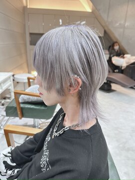 デイズ(days) アッシュグレージュカラー ホワイトカラー ツーブロックマッシュ