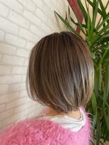 ビスイル 秋葉原店(Vis ill) レイヤーボブ細めハイライトカラー