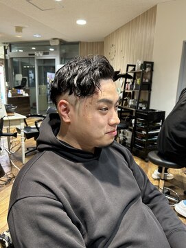 ディアー 生駒店(Dear) 震災縦落ちパーマ ハイスキンフェードのツーブロックを添えてー